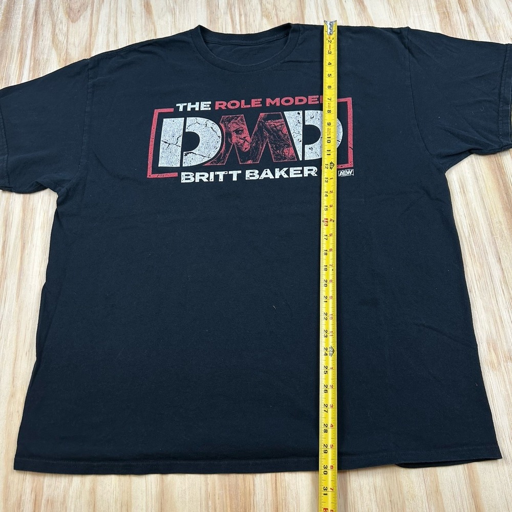 AEW Britt Baker "The Role Model" DMD T-Shirt Men's Size XL Pro Wrestling Roomy - Picture 6 of 8